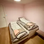 Spacious And Modern Townhouse With Parking, 3 Bedrooms Bergen