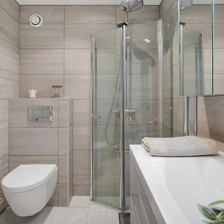 Spacious And Modern Townhouse With Parking, 3 Bedrooms * Bergen