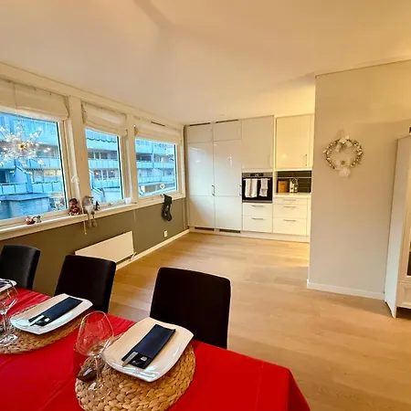 Spacious And Modern Townhouse With Parking, 3 Bedrooms Apartamento Bergen