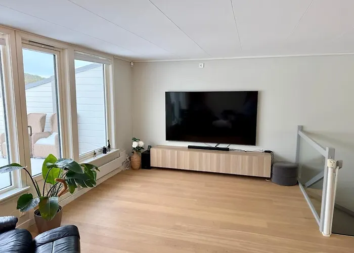 Spacious And Modern Townhouse With Parking, 3 Bedrooms Appartamento Bergen