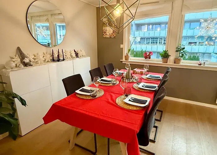 Spacious And Modern Townhouse With Parking, 3 Bedrooms 公寓 卑爾根