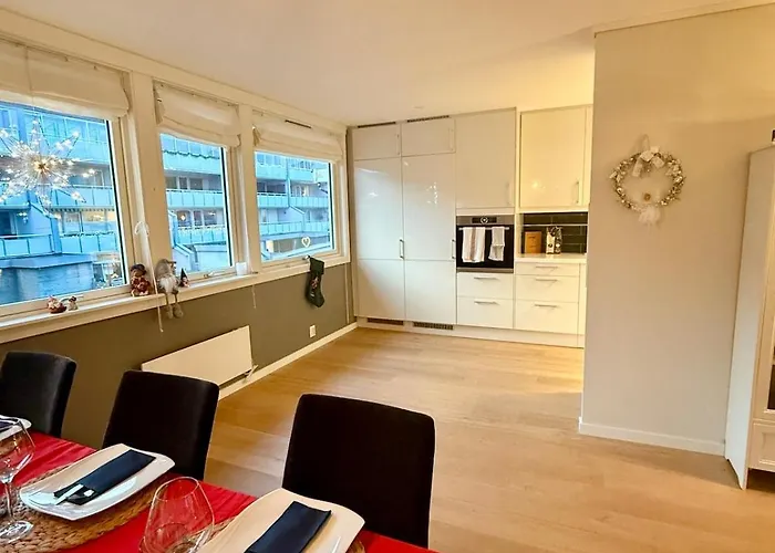 Spacious And Modern Townhouse With Parking, 3 Bedrooms Апартаменты Берген