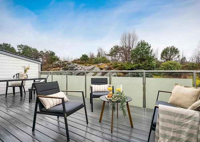 Spacious And Modern Townhouse With Parking, 3 Bedrooms Апартаменты