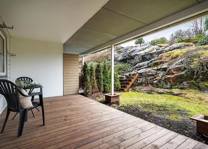 Spacious And Modern Townhouse With Parking, 3 Bedrooms 公寓 *